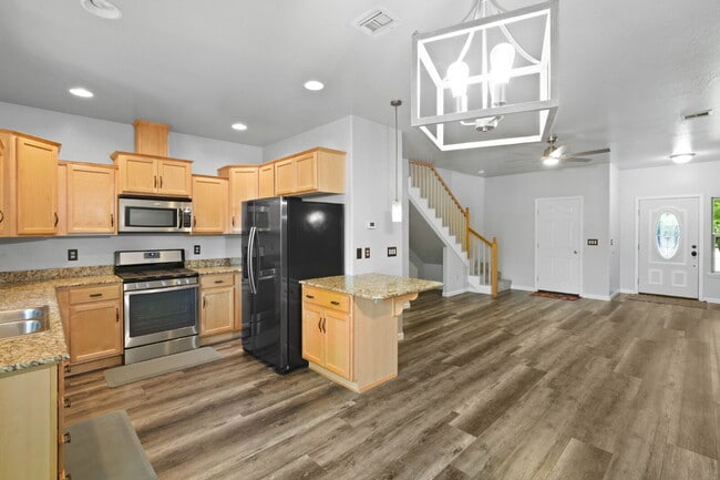 Photo - 190 Rivers Edge Dr