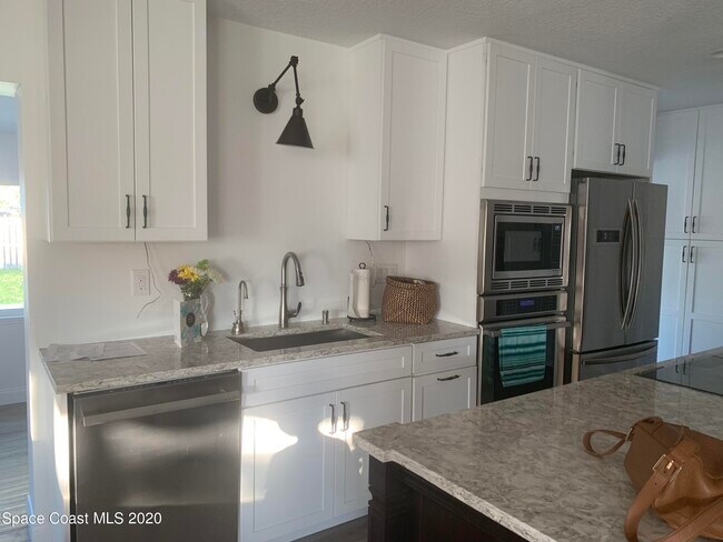 Photo - 120 Maple Dr