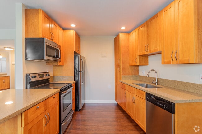 1BR, 1BA - Fruitdale Gardens