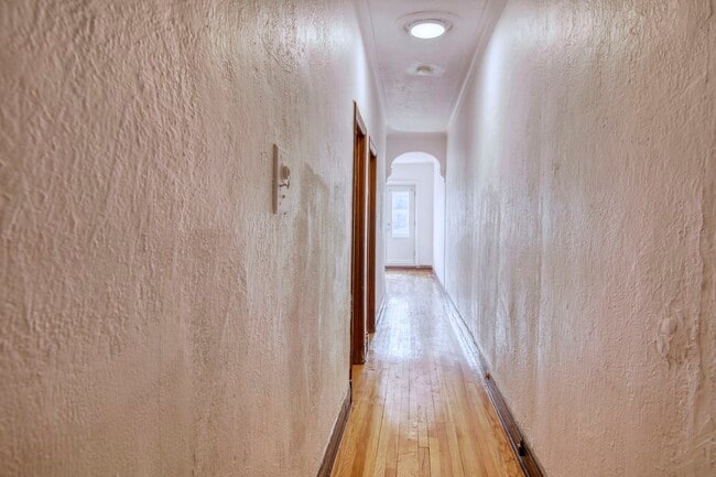 Photo - 4890 Queen Mary Road Unité 10