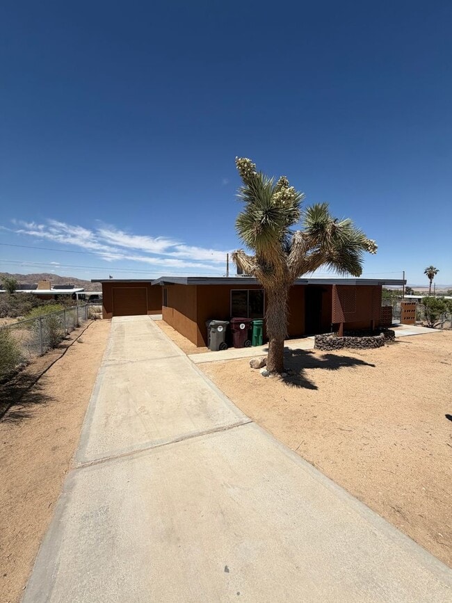 Building Photo - AVAILABLE NOW $200 off First Month Rent