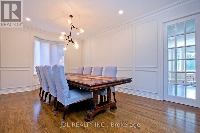 Photo - 53 Aldershot Crescent