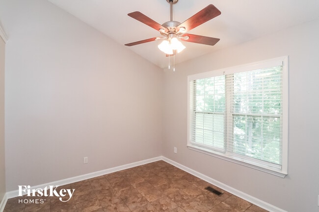 Photo - 401 Bakers Bridge Cir