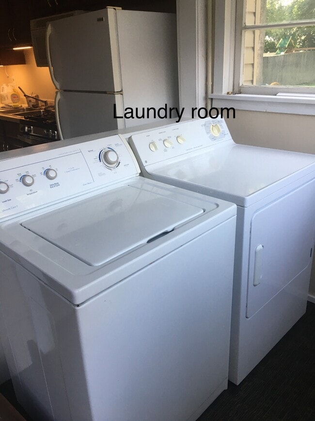 Photo - 302 Elles Ave