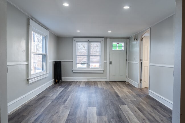 Photo - 540 Front St