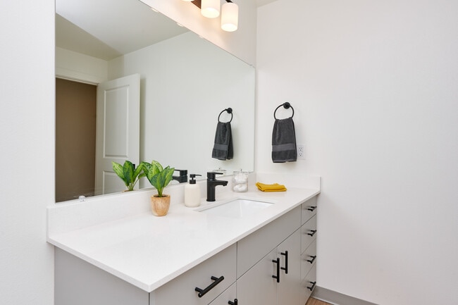 Photo - The Lawrence Apartments