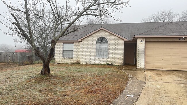 Building Photo - Upgraded 3 bedroom 2 bathroom home!  HOUSI...