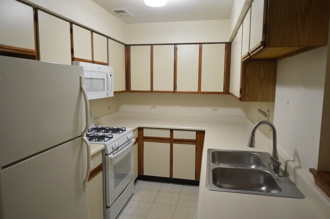 Photo - 641 Hapsfield Ln Unit 304