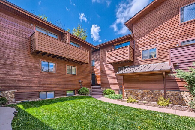 Photo - Cozy 2 BDR Home in Boulder with Hot Tub