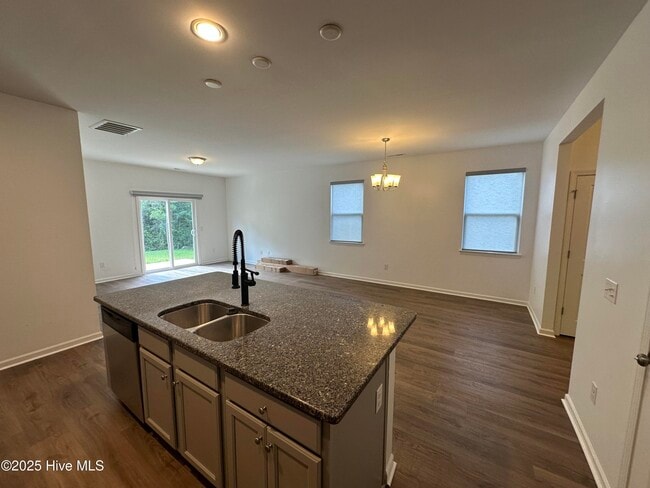 Photo - 1681 Velvet Ln SE