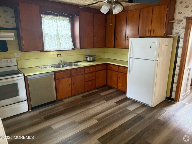Building Photo - 127 Cincinnati Ave Rental