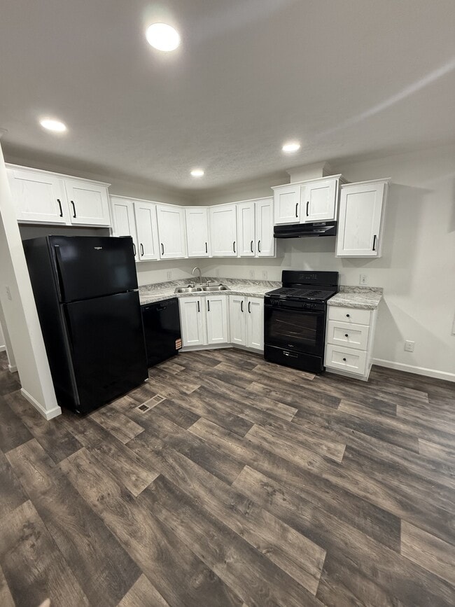 Photo - 18 Abbott St Unit 2