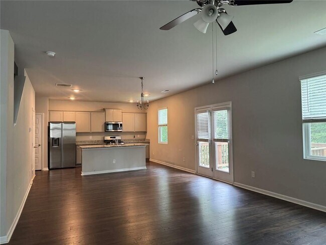 Photo - 146 Silver Birch Pass