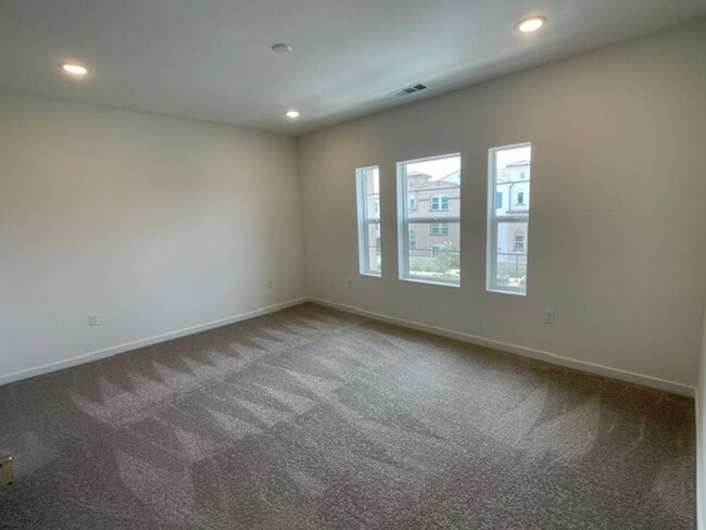 Photo - Camarillo 3 Bed 4 Bathroom Never Lived In Condo