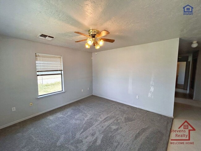 Photo - 1302 SW Texas Ave
