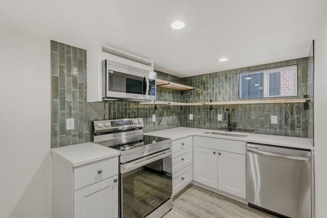 Photo - 946 Pratt St Unit B