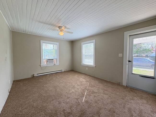 Photo - 2 Bedroom, 1 Bathroom House in High Point!