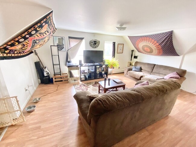 Building Photo - 48 Intervale Ave Unit B Rental