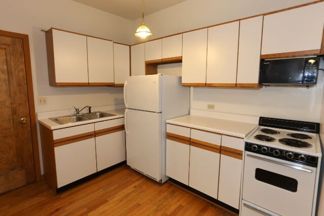 Photo - 653 W Barry Ave Unidad 504