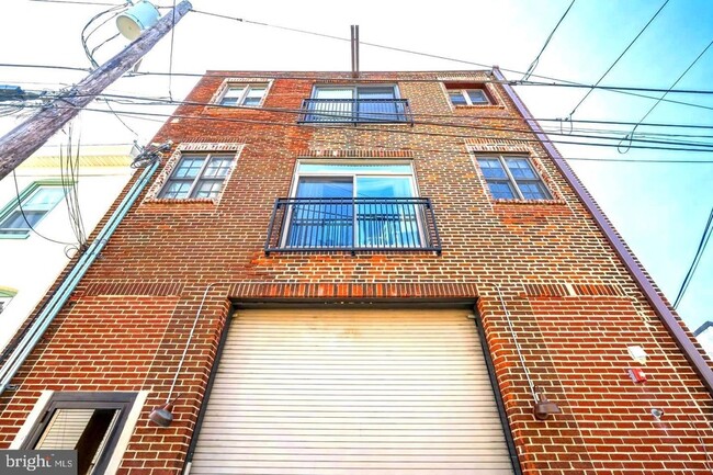 Photo - 207 Rector St Townhome