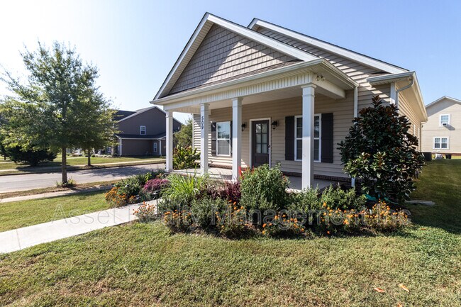 Photo - 509 Broadberry Ave