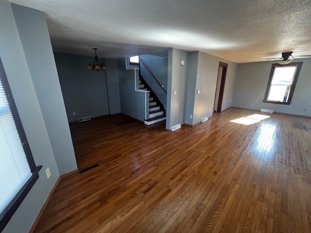 Photo - 817 W 7th St