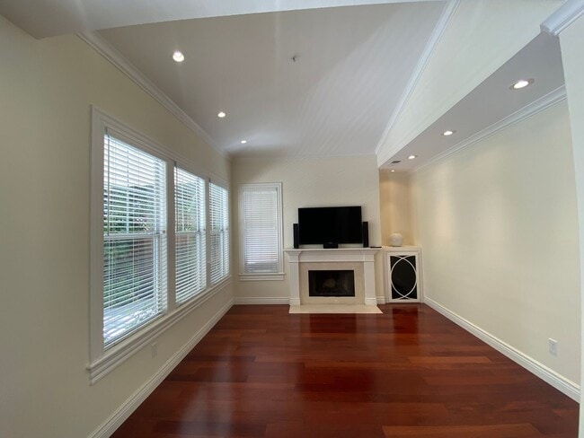 Photo - 39 E Portola Ave