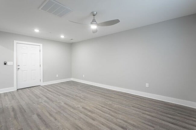 Photo - 5 Meadowbrook Dr W