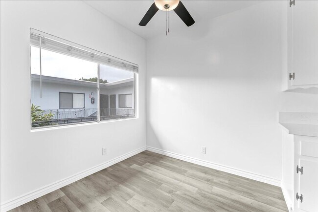 Photo - 2464 Penmar Ave Unit 08