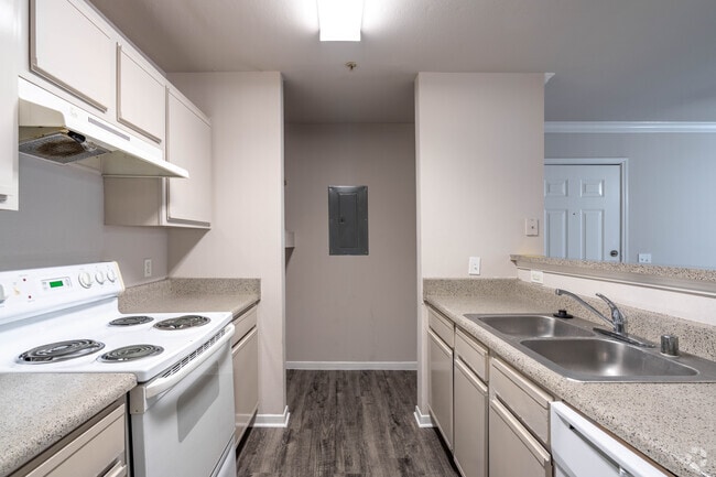 1BR, 1BA - 638SF - Villas at Alexander Bay