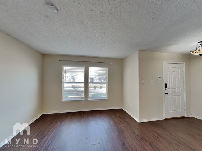 Photo - 316 Willow Oak Dr