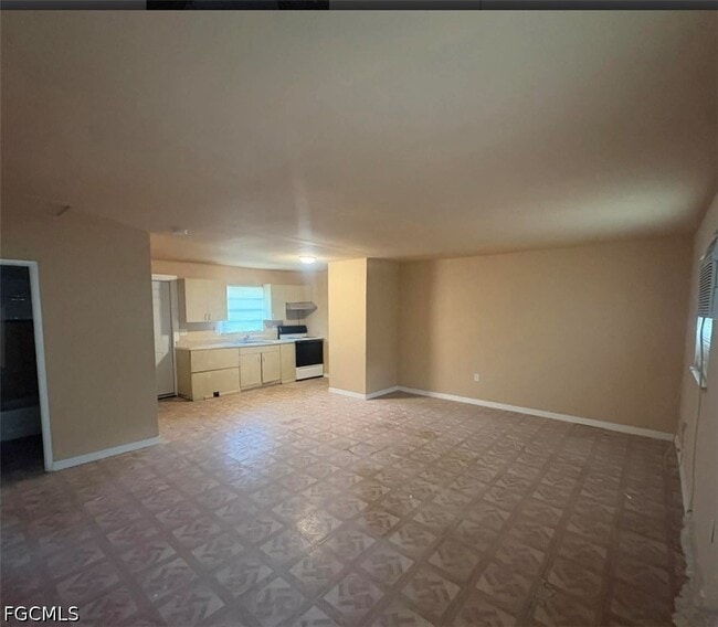 Photo - 227 Maria St