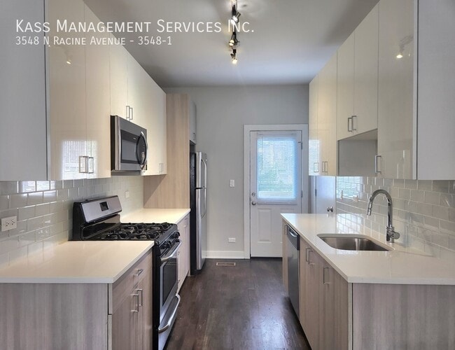 Photo - 3548 N Racine Ave Unit 3548-1