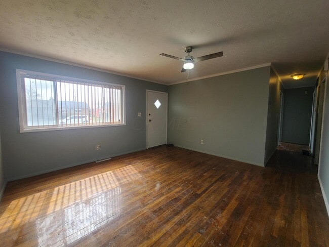 Photo - 1868 Argyle Dr
