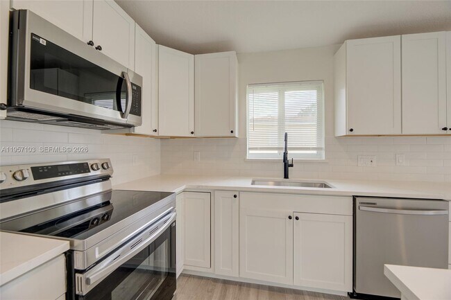 Photo - 610 N 31st Ct