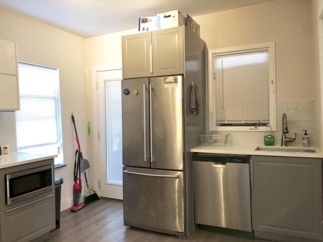 Photo - 13 Carpenter St Unit 2