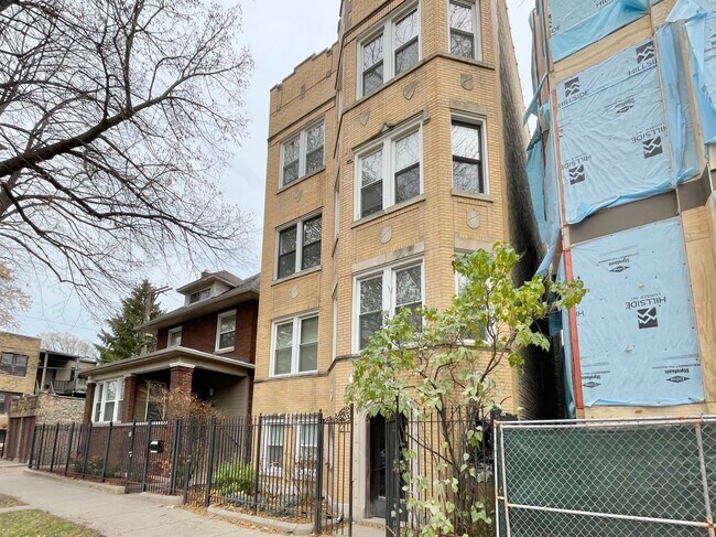 Photo - 2121 N Albany Ave Unidad G