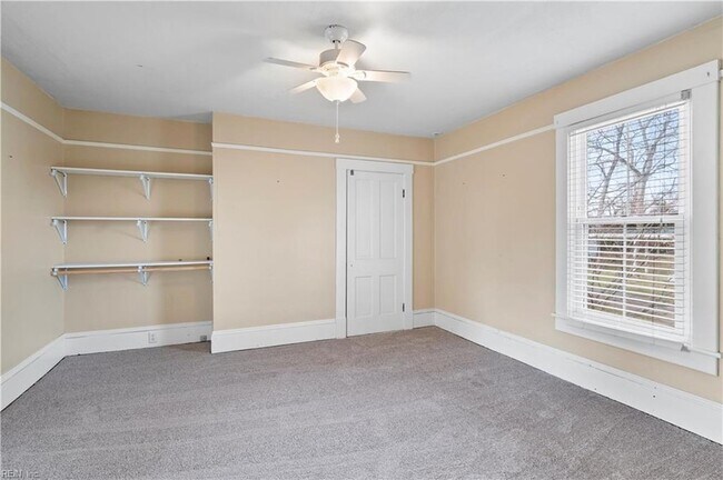 Photo - 227 James St