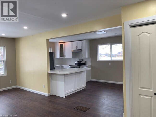 Photo - 5 Michael Ave