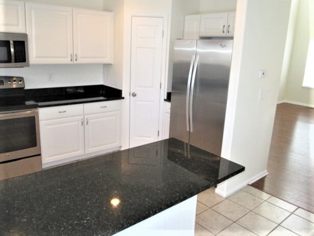 Photo - 1088 Oriole Cir