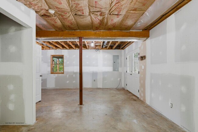 Photo - 215 Cameron Rd