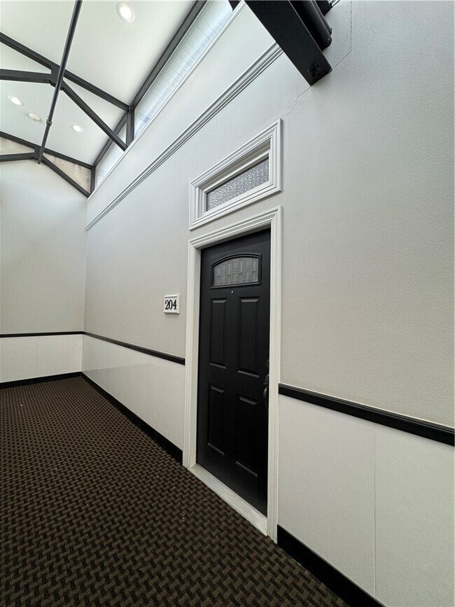 Photo - 21 E Center St