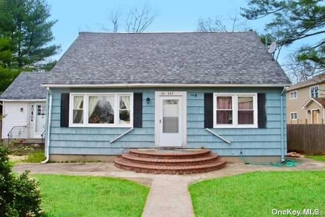 Building Photo - 117 Blydenburgh Ave