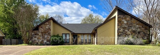 Building Photo - 421 Griffon Dr