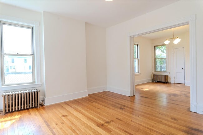 Building Photo - 81 Beacon St Rental
