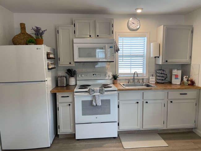 Photo - 210 H Pickens Rd