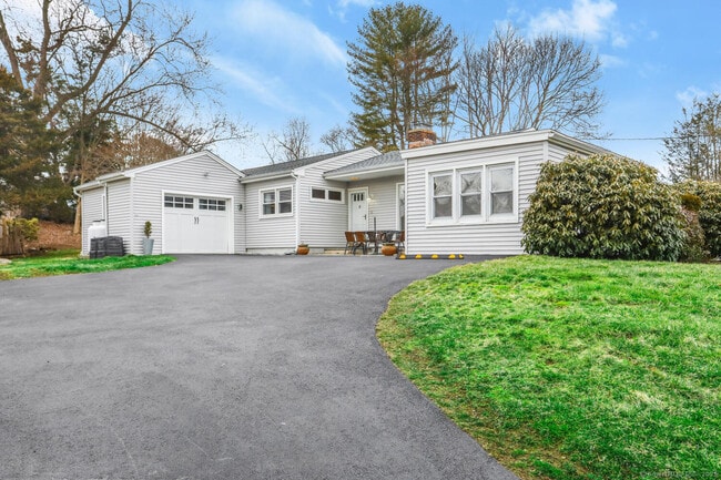Building Photo - 45 Drumlin Rd