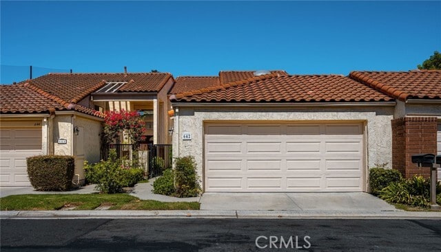 642 Colonial Cir