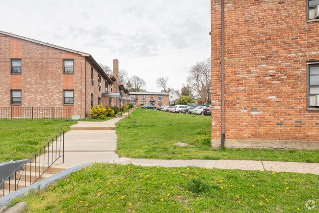 Photo - 454-484 Van Duzer St
