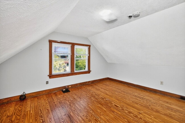 Photo - 225 Atkinson St